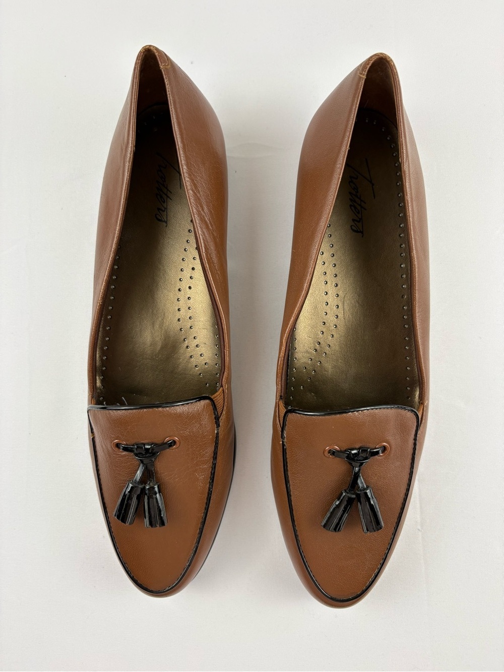 Trotters Leana Tassel Loafers in Dark Taupe Leather with Black Piping